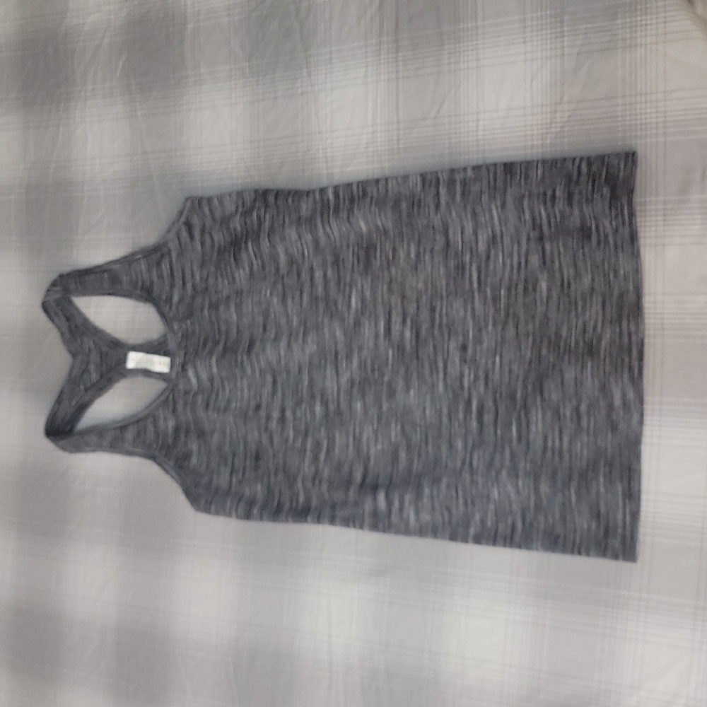 Lululemon tank size 6